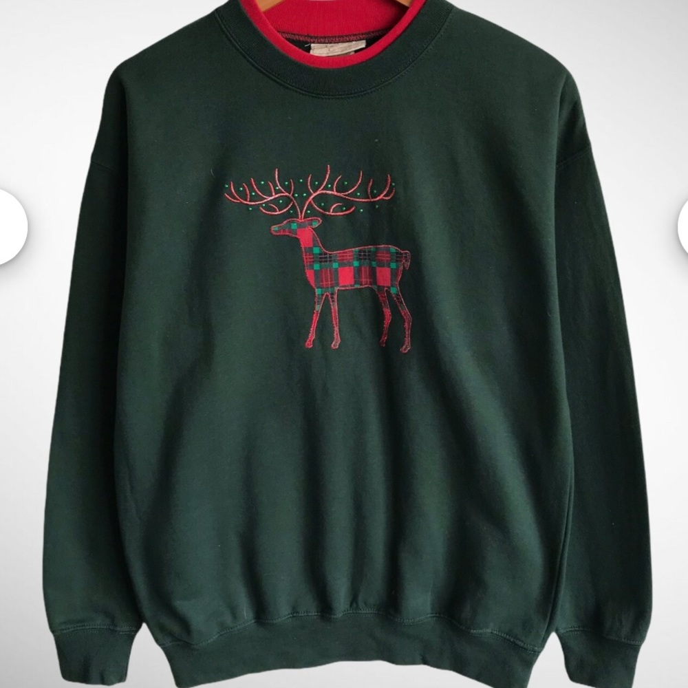 M&C Sportswear Embroidered Green Reindeer Sweatshirt Sz M